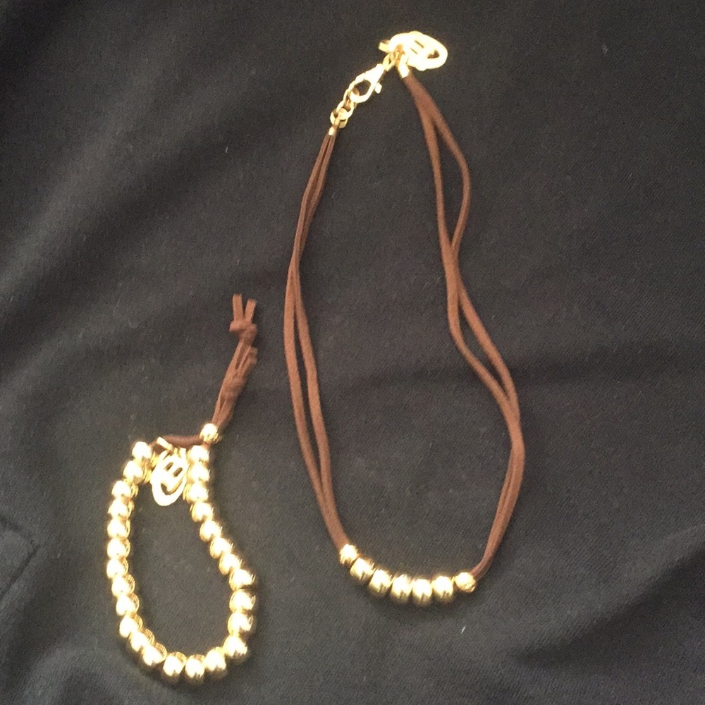 BOSSY NECKLACE AND BRACELET